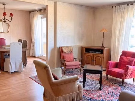 appartement 5 pièces 104 m²