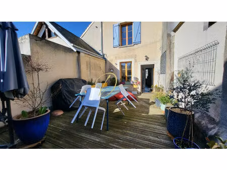 appartement 88.70 m² avec terrasse en plein centre ville d'epernon