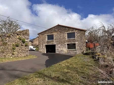 grange 2 pièces 220 m²