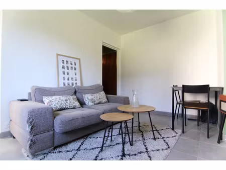 f2 rénové de 35m2 + cave :