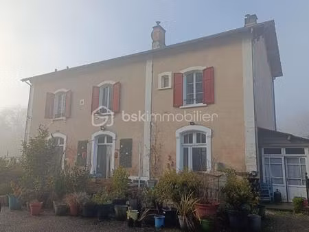 maison en pierre de 190 m² à villefranche-du-perigord