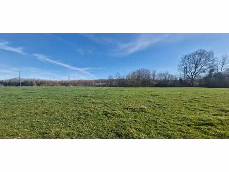 terrain plat constructible 6697 77m2