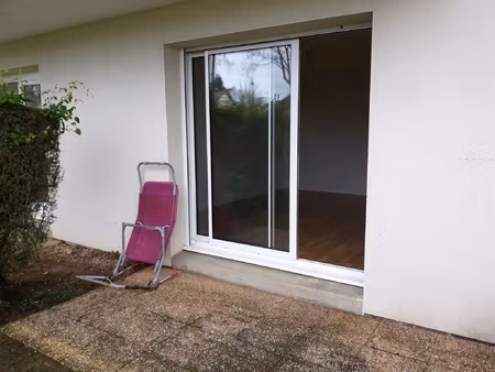 ploermel : centre-ville à pied (locataire en place)