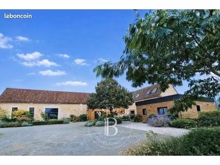 maison 12 pièces 680 m²