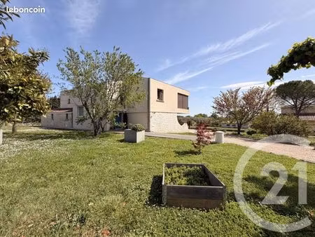 villa 5 pièces 194 m²