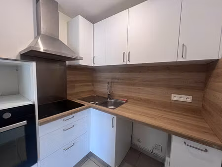 à louer à l'année ? bel appartement t3 à saint-jean-de-maruéjols-et-avéjan