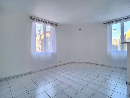 a louer studio 23m2 proche gare bois colombes ligne j