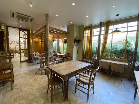 belle opportunite ! restaurant avec extraction - terrasse sur rue piétonne