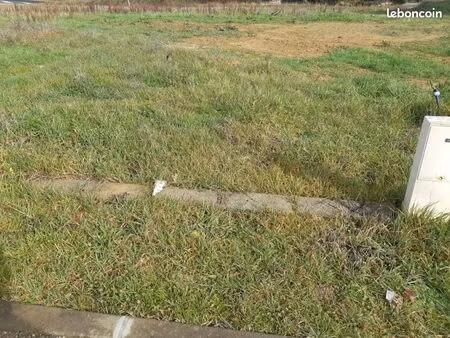 terrain 793 m² bazus