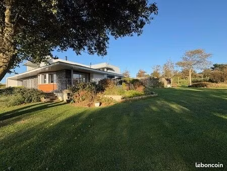 en exclusivité à landéda maison d'architecte sur terrain d'environ 12000 m² au calme d'un 