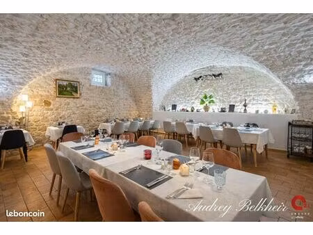local hôtel 450 m²
