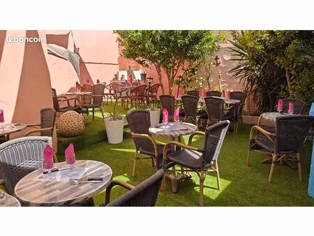 vente fond de commerce tout type de restauration et grand logement
