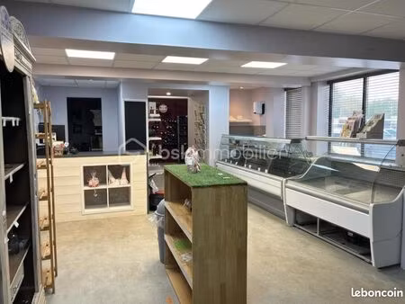 local commercial 140 m²