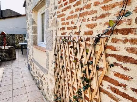 vente maison à nueil-les-aubiers (79250) : à vendre / 99m² nueil-les-aubiers