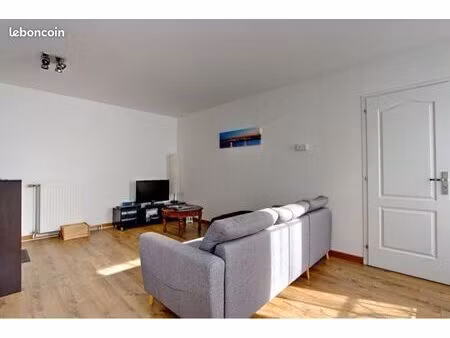 joli t2 meublé courdimanche