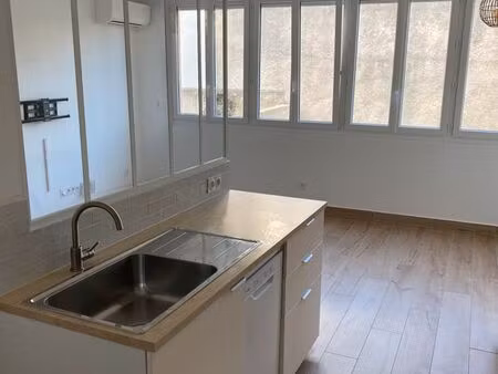 studio loué à l’année - lavandou centre