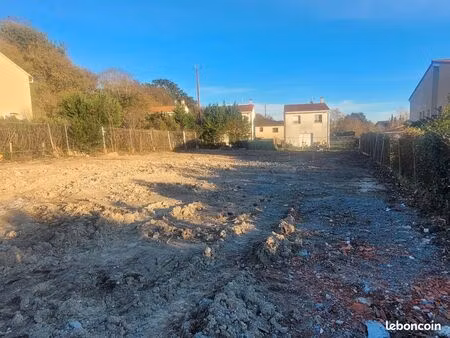 escalquens — terrain viabilisé 500 m² issu de division parcellaire — quartier résidentiel