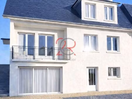 studio 12 pièces 150 m²