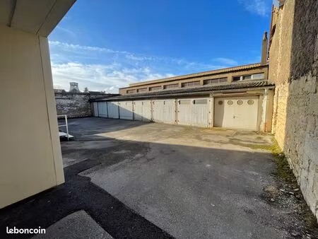 garage dole centre 13 5m2– sain et tranquille