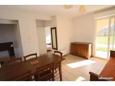 appartement avec extérieur et électricité et wi-fi inclus