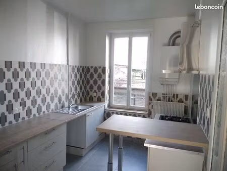 place gérard barrois - f3 de 52 m² rénové et loué 570 hc