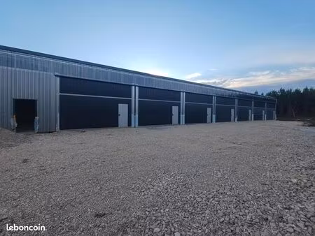 local industriel 144 m²