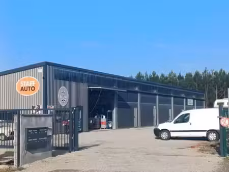 local industriel 144 m²