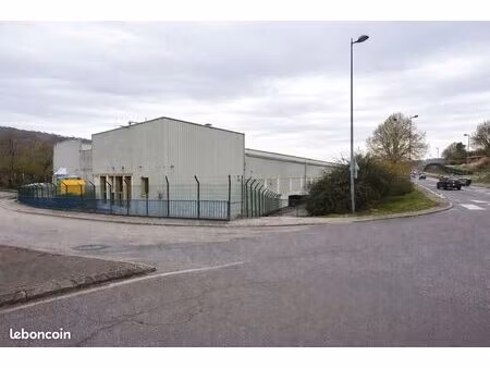 15 000 m² sur 2 5 ha - fort potentiel commercial / activité