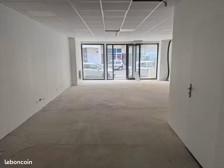local commercial rénové de 80 m²