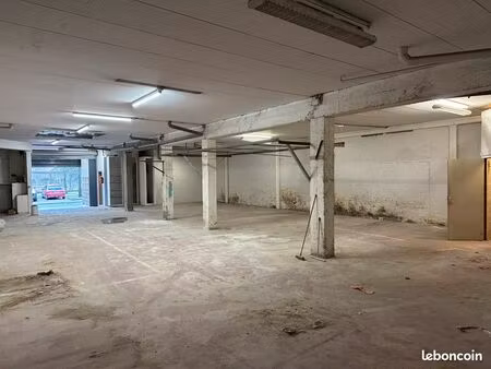 loue local roubaix 305 m2 1500 euros