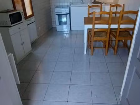 ? maison meublée 49 m² – centre de descartes – 440 / mois