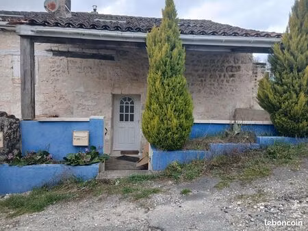 maison 2 chambres terrasse piscine jardin