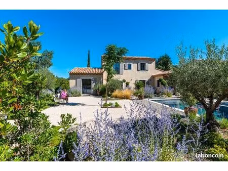 mas 4 pièces 90 m²