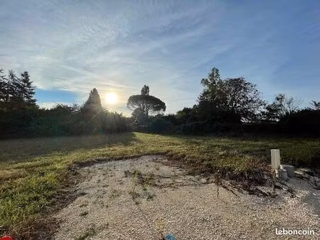 terrain 854 m² la croix blanche