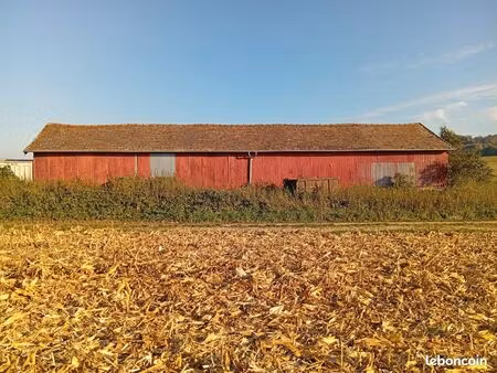 hangar 194 m2 sur une parcelle de 1400m2