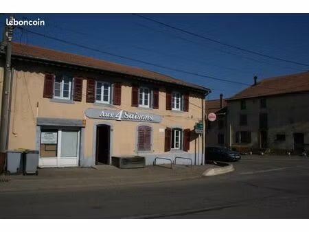 immeuble anciennement restaurant /bar