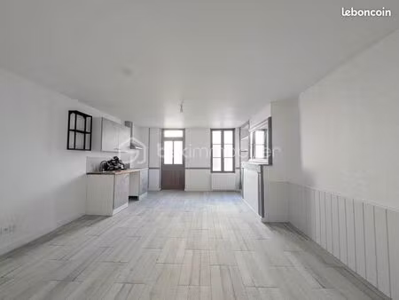 immeuble 4 pièces 75 m²