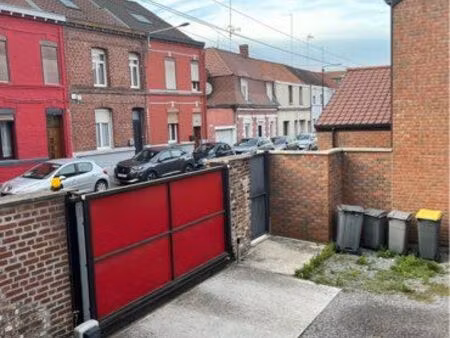 loue garage box 13m2 dans espace sécurisé a 5 min du centre ville