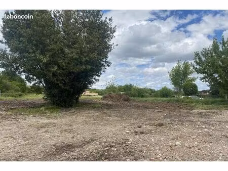 terrain 654 m² le pian medoc
