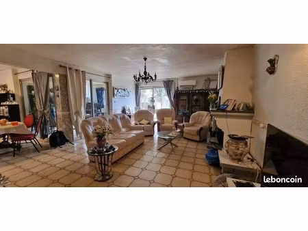 immeuble 17 pièces 290 m²