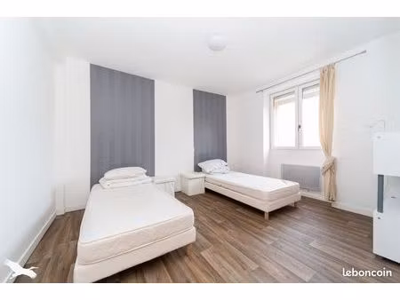 immeuble 400 m² saint androny