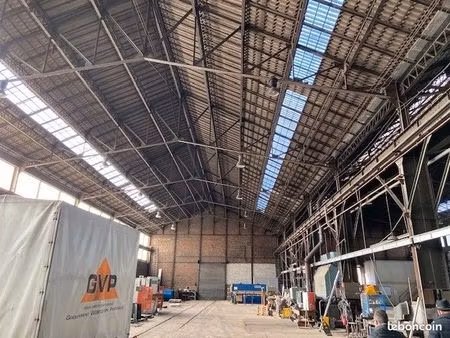 local industriel 2 200 m²