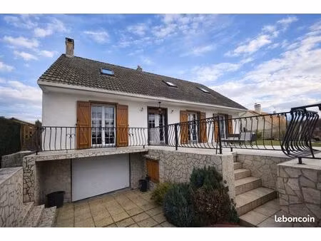 pavillon 8 pièces 140 m²