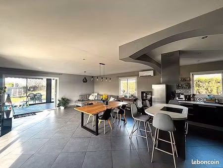 villa 4 pièces 125 m²