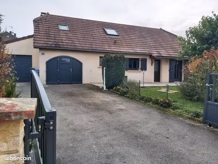 maison individuelle  t7  108m2