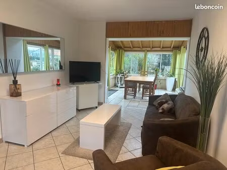 maison lumineuse  jardin arboré de 634m2 avec dépendance