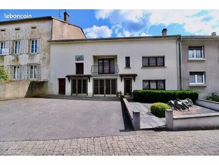 maison de village f7 avec garage et jardin