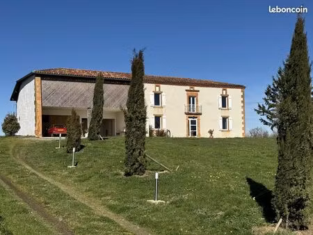 maison 6 pièces 195 m²