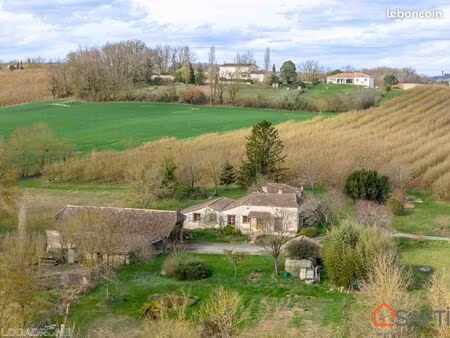 propriété 6 pièces 157 m²