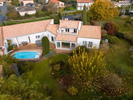 maison 1500m2 terrain 150 m2 roussillon